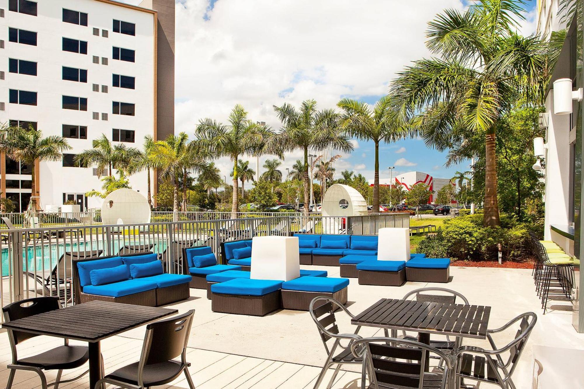 Aloft Miami Doral Hotell Exteriör bild
